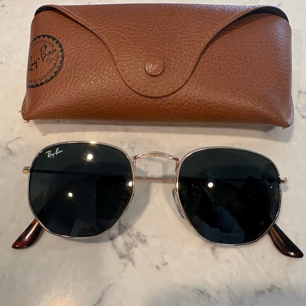 Hardly worn rayban sunglasses